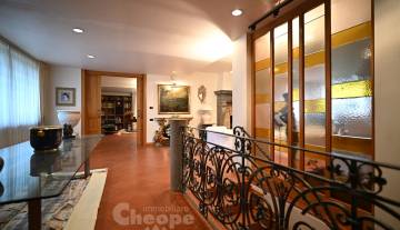 /images/gallery/thumbs/7.VillaTorrevecchia_360x207.JPG